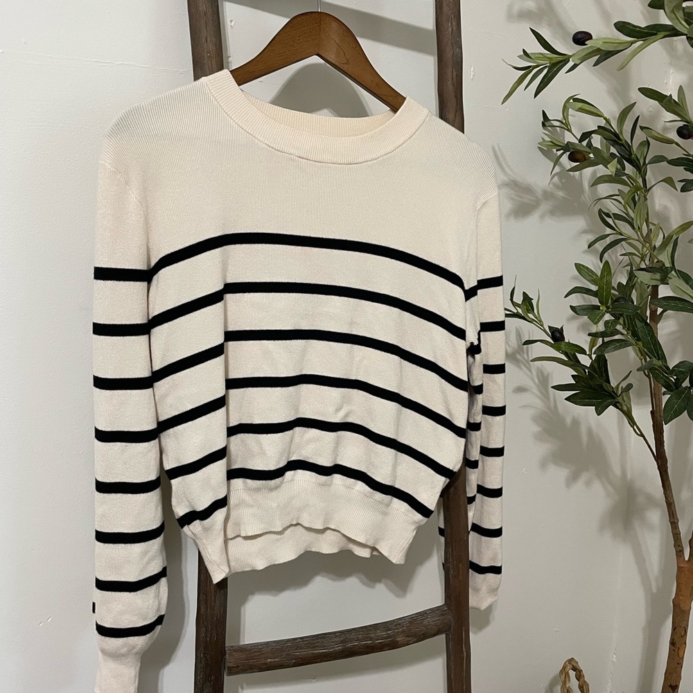 H&M Striped Black and White Sweater